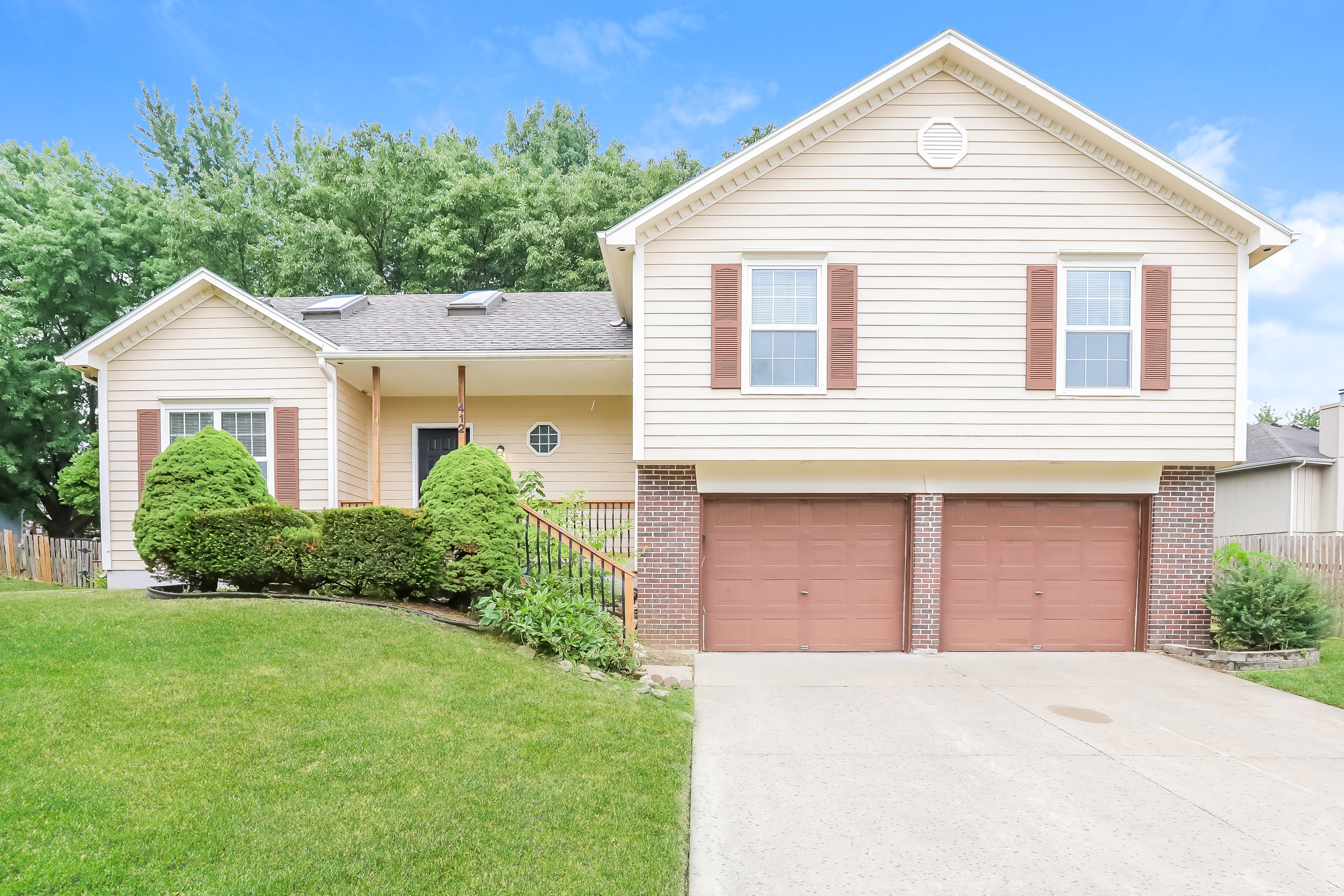 412 SE TIMBERCREEK LN LEES SUMMIT, MO 64063